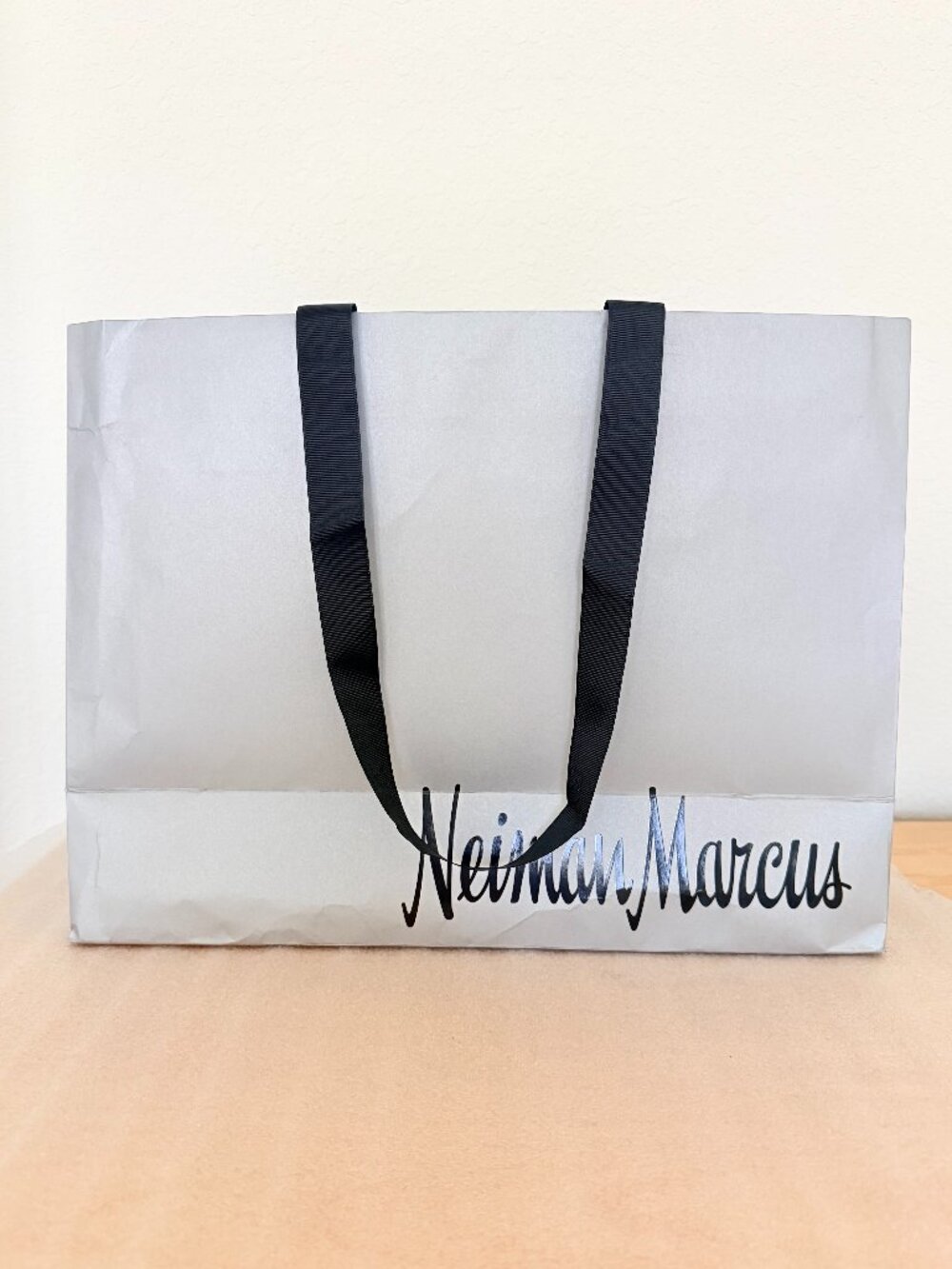 🎁 Neiman Marcus 🎁 Empty Paper Grey Silver Large Shopping Bag with Black Ribbon